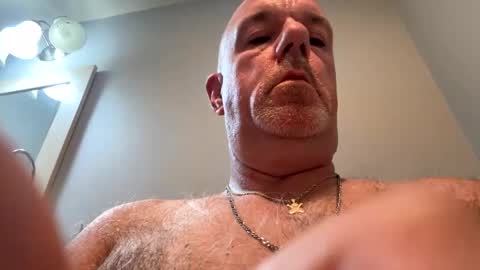 darknite083072 online show from 09/18/25, 10:17