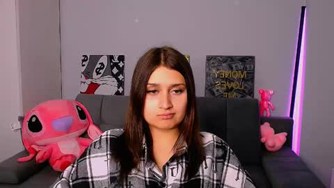 Amelie online show from 04/18/26, 04:44
