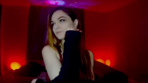 Snapshot of darkskullmistress chatting on 03/02/25, 03:34 roseredgoddess online show from 03/02/25, 03:34