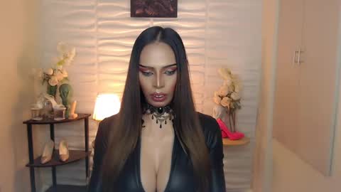 Snapshot of darksoul_mistress chatting on 12/03/24, 04:28 HAPPY BIRTHDAY MISTRESS MADRIANA online show from 12/03/24, 04:28