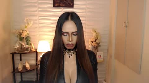 Snapshot of darksoul_mistress chatting on 12/16/24, 06:32 HAPPY BIRTHDAY MISTRESS MADRIANA online show from 12/16/24, 06:32