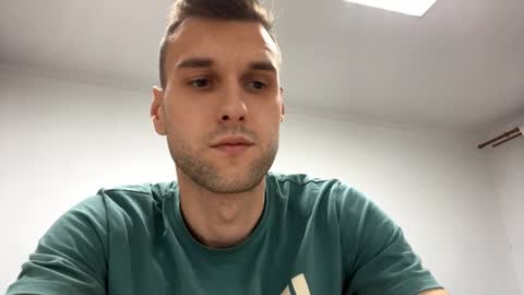 Snapshot of darktempt_ chatting on 11/12/25, 08:19 Nick online show from 11/12/25, 08:19