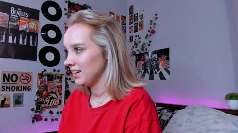 Snapshot of darleneferran chatting on 01/16/25, 11:27 lina online show from 01/16/25, 11:27