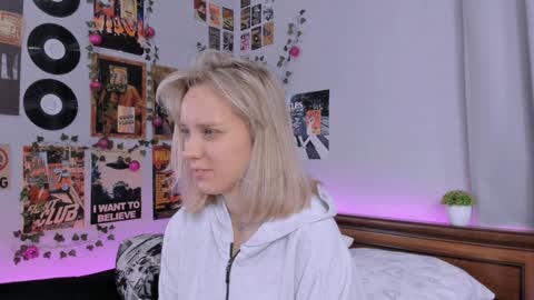 Snapshot of darleneferran chatting on 01/18/25, 08:30 lina online show from 01/18/25, 08:30