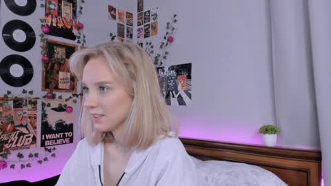 Snapshot of darleneferran chatting on 01/18/25, 11:33 lina online show from 01/18/25, 11:33