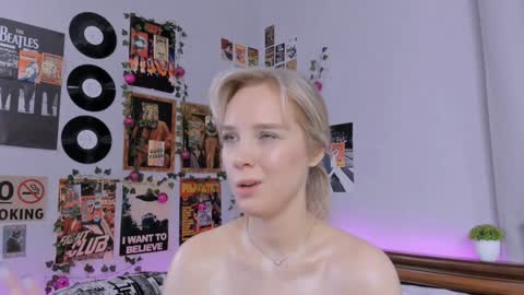 Snapshot of darleneferran chatting on 01/19/25, 02:36 lina online show from 01/19/25, 02:36