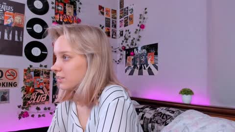 Snapshot of darleneferran chatting on 01/20/25, 08:40 lina online show from 01/20/25, 08:40