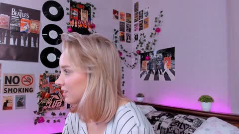 Snapshot of darleneferran chatting on 01/20/25, 11:43 lina online show from 01/20/25, 11:43