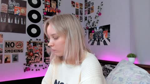 Snapshot of darleneferran chatting on 01/21/25, 08:32 lina online show from 01/21/25, 08:32