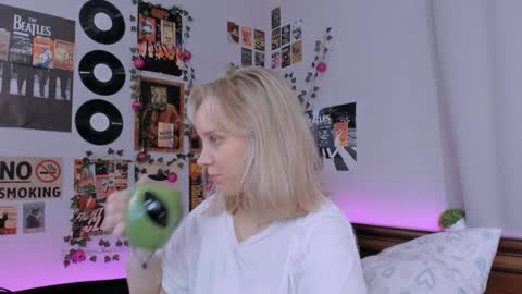 Snapshot of darleneferran chatting on 01/23/25, 08:13 lina online show from 01/23/25, 08:13