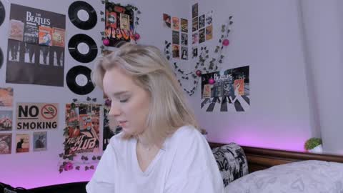 Snapshot of darleneferran chatting on 01/23/25, 11:15 lina online show from 01/23/25, 11:15