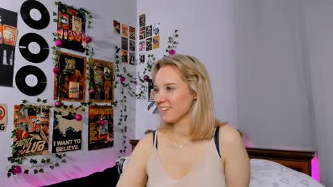 Snapshot of darleneferran chatting on 01/29/25, 02:30 lina online show from 01/29/25, 02:30