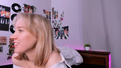 Snapshot of darleneferran chatting on 02/01/25, 02:58 lina online show from 02/01/25, 02:58