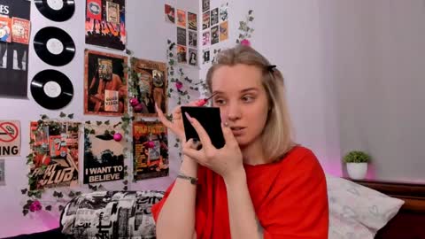 Snapshot of darleneferran chatting on 02/03/25, 08:24 lina online show from 02/03/25, 08:24