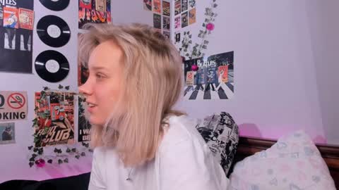 Snapshot of darleneferran chatting on 02/07/25, 08:42 lina online show from 02/07/25, 08:42