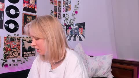 Snapshot of darleneferran chatting on 02/08/25, 08:42 lina online show from 02/08/25, 08:42