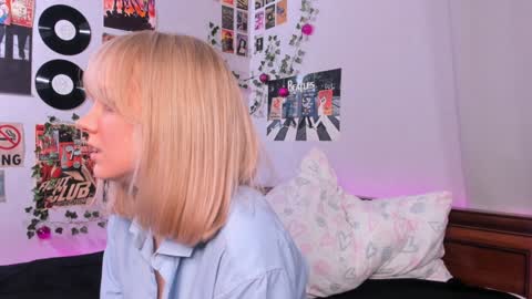 Snapshot of darleneferran chatting on 02/08/25, 11:45 lina online show from 02/08/25, 11:45