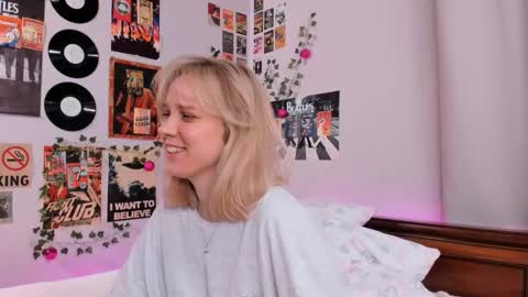 Snapshot of darleneferran chatting on 02/10/25, 08:42 lina online show from 02/10/25, 08:42