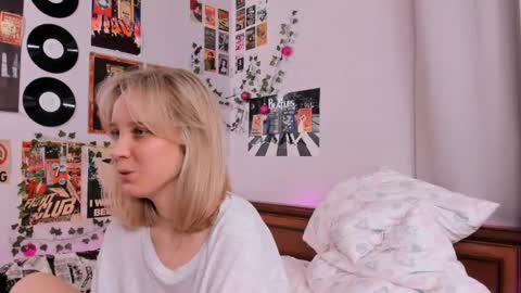 Snapshot of darleneferran chatting on 02/11/25, 02:46 lina online show from 02/11/25, 02:46