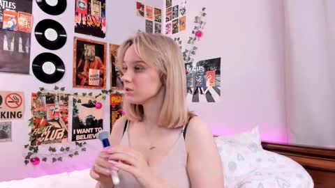 Snapshot of darleneferran chatting on 02/11/25, 08:20 lina online show from 02/11/25, 08:20