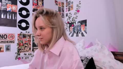 Snapshot of darleneferran chatting on 02/14/25, 08:37 lina online show from 02/14/25, 08:37