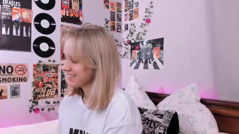 Snapshot of darleneferran chatting on 02/18/25, 08:14 lina online show from 02/18/25, 08:14