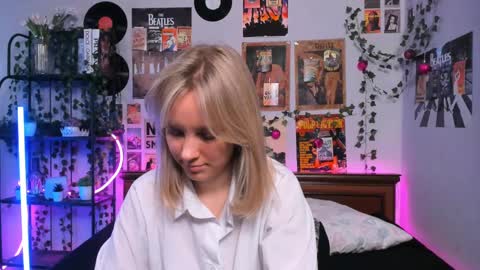 Snapshot of darleneferran chatting on 03/03/25, 08:32 lina online show from 03/03/25, 08:32