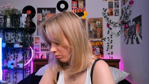 Snapshot of darleneferran chatting on 03/08/25, 03:17 lina online show from 03/08/25, 03:17