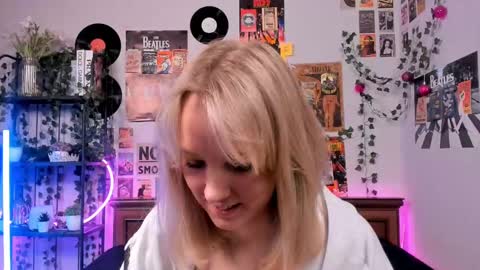 Snapshot of darleneferran chatting on 03/10/25, 11:38 lina online show from 03/10/25, 11:38