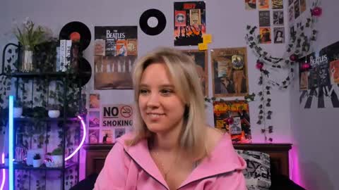 Snapshot of darleneferran chatting on 03/12/25, 12:10 lina online show from 03/12/25, 12:10