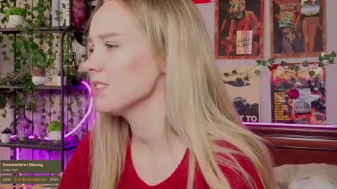 Snapshot of darleneferran chatting on 09/22/25, 09:17 lina online show from 09/22/25, 09:17