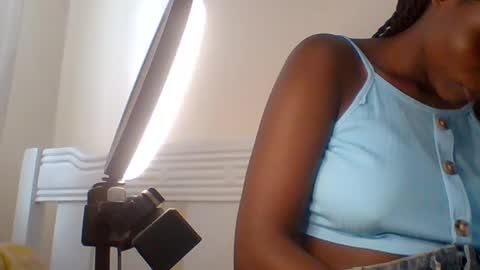 Snapshot of darling_dreamer2 chatting on 07/26/26, 07:04 darling_dreamer2 online show from 07/26/26, 07:04