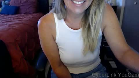 DarlingD online show from 10/28/25, 01:14