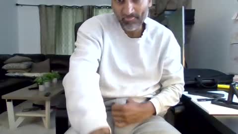 Snapshot of darryl43321 chatting on 10/12/25, 04:39 darryl43321 online show from 10/12/25, 04:39
