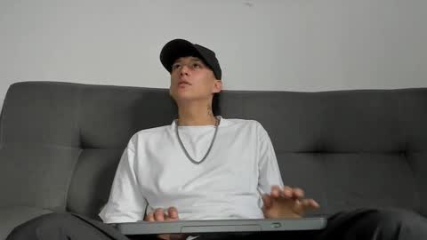 Snapshot of darsel_night chatting on 12/02/25, 08:04 darsel_night online show from 12/02/25, 08:04