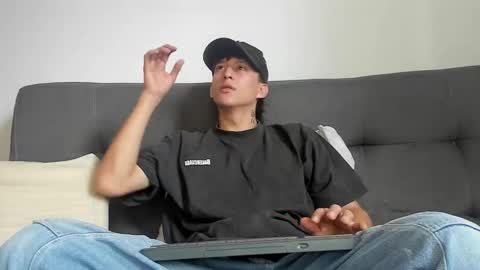 Snapshot of darsel_night chatting on 12/14/25, 08:24 darsel_night online show from 12/14/25, 08:24