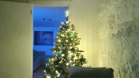 Snapshot of dartanjanas chatting on 12/30/24, 05:44 Dario online show from 12/30/24, 05:44