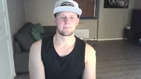 Snapshot of dartanjanas chatting on 09/18/25, 05:48 Dario online show from 09/18/25, 05:48