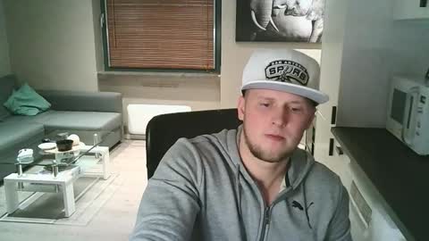 Snapshot of dartanjanas chatting on 11/04/25, 05:23 Dario online show from 11/04/25, 05:23