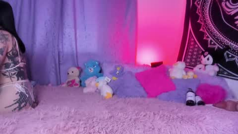 Snapshot of daryimiau chatting on 12/12/24, 01:06 daryimiau online show from 12/12/24, 01:06