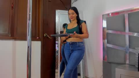 Snapshot of dashafoxxx chatting on 03/04/25, 12:55 Dasha Foxxx online show from 03/04/25, 12:55