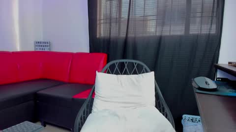 angel online show from 09/21/25, 09:49