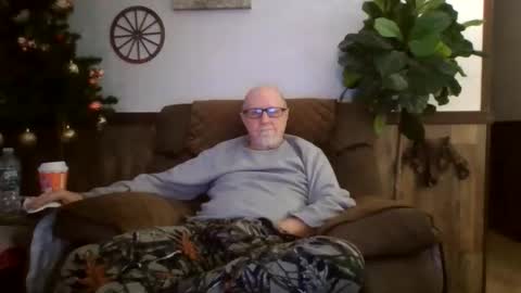 dave571960 online show from 12/21/25, 12:56