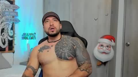 Snapshot of dave_max93 chatting on 12/21/24, 04:46 DAVE MAX online show from 12/21/24, 04:46