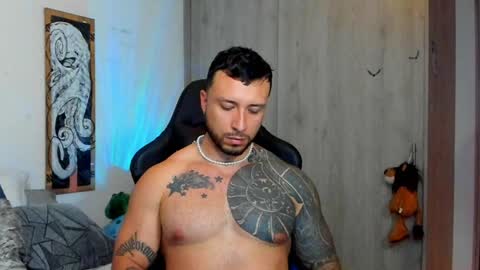 Snapshot of dave_max93 chatting on 01/19/25, 05:26 DAVE MAX online show from 01/19/25, 05:26