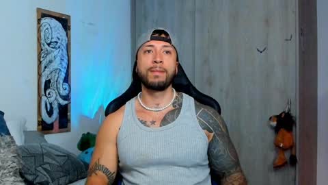 Snapshot of dave_max93 chatting on 01/19/25, 03:32 DAVE MAX online show from 01/19/25, 03:32