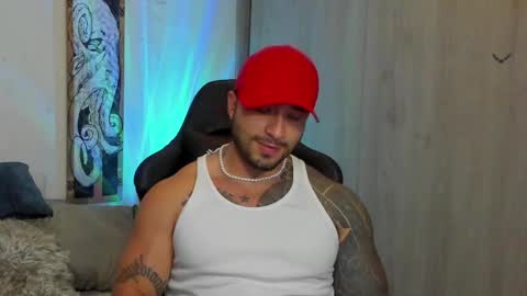 Snapshot of dave_max93 chatting on 02/20/25, 04:28 DAVE MAX online show from 02/20/25, 04:28
