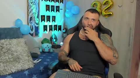 Snapshot of dave_max93 chatting on 02/26/25, 02:26 DAVE MAX online show from 02/26/25, 02:26