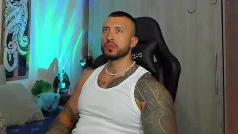 Snapshot of dave_max93 chatting on 03/10/25, 05:39 DAVE MAX online show from 03/10/25, 05:39