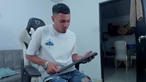 dave online show from 09/29/25, 02:16